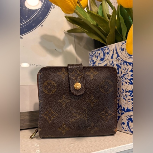 Authentic Vintage Louis Vuitton  Monogram Compact Wallet - Picture 1 of 12